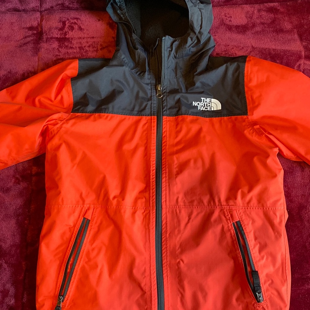 The North Face boys Medium jacket